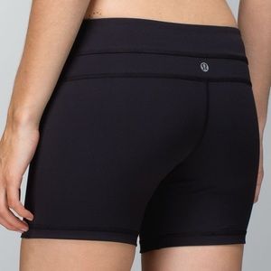 BLACK LULULEMON SHORTS